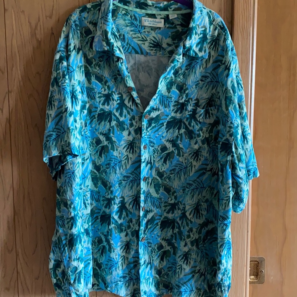 Mens Hawaiian print shirt
